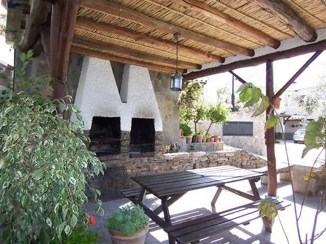 Nyaraló Gemuetliches Ferienhaus Mit Pool Und Garten Válor